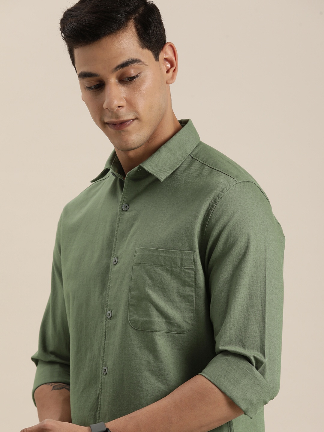 

INVICTUS Men Olive Green Solid Slim Fit Pure Cotton Casual Shirt