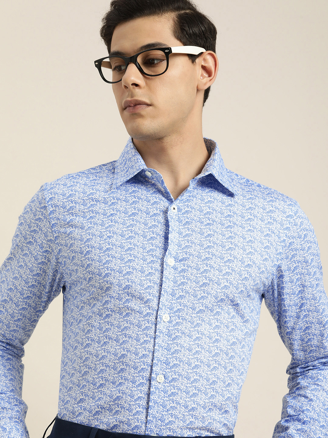 

INVICTUS Men White & Blue Slim Fit Printed Pure Cotton Formal Shirt