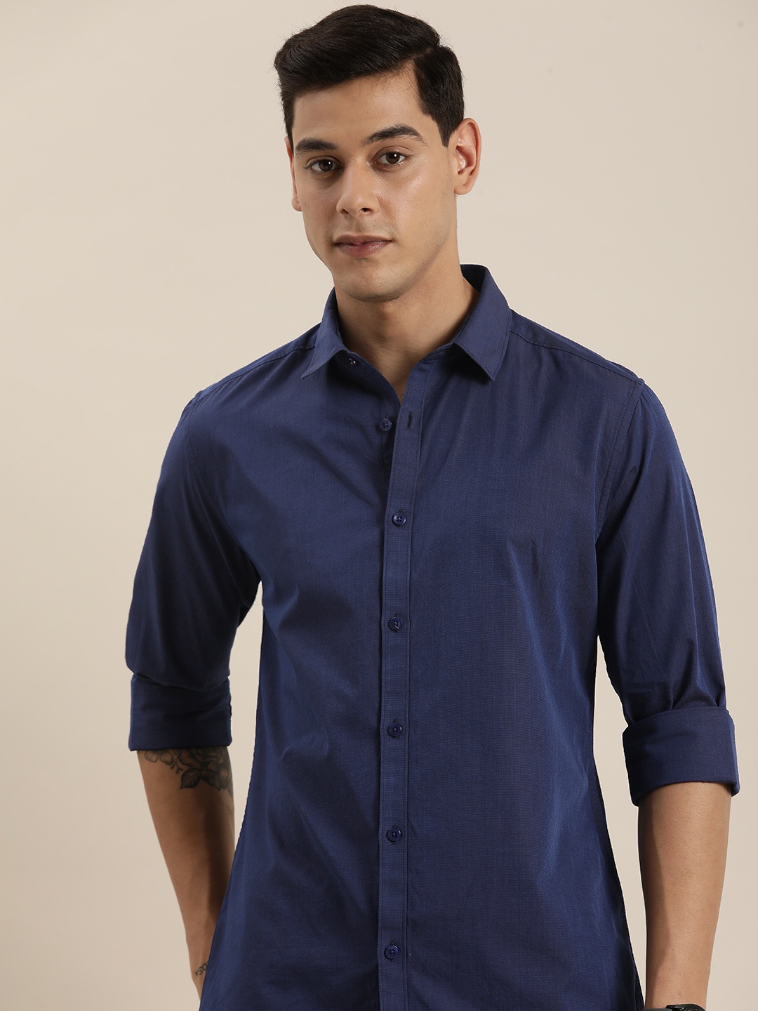 

INVICTUS Men Blue Solid Slim Fit Pure Cotton Casual Shirt