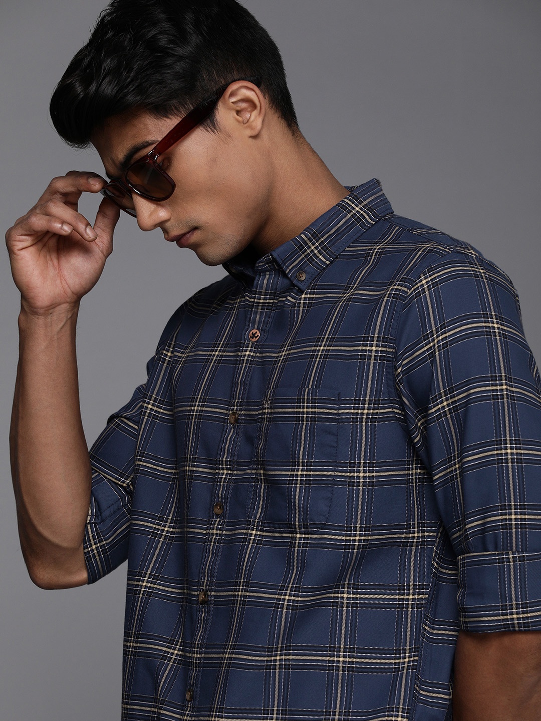 

WROGN Men Blue & Yellow Slim Fit Opaque Checked Casual Shirt