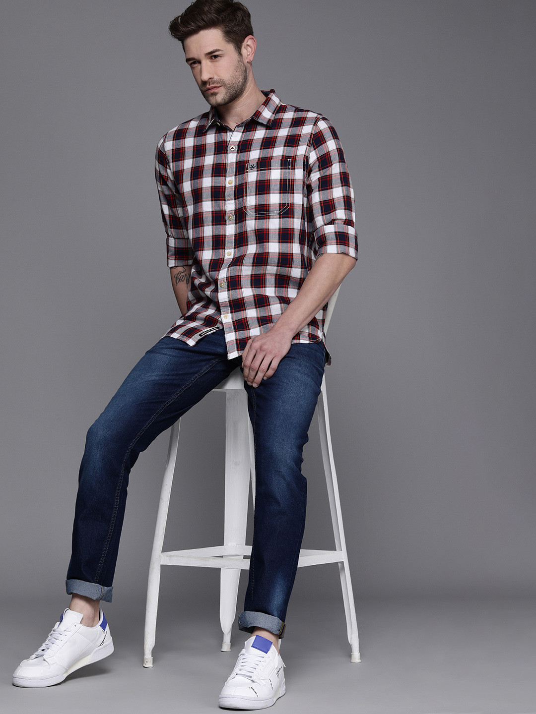 

WROGN Men Red & White Slim Fit Checked Pure Cotton Casual Shirt