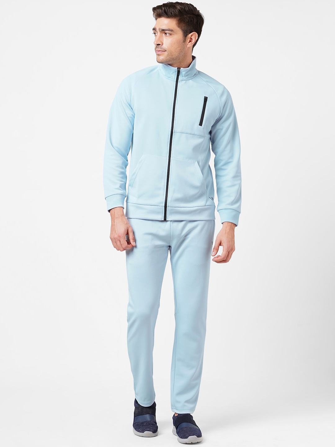 

VS Men Blue Solid Antimicrobial Tracksuit