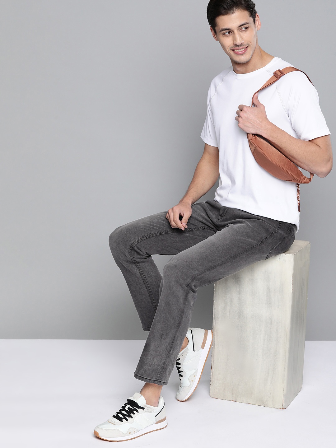

HERE&NOW Men Black Slim Fit Light Fade Stretchable Jeans