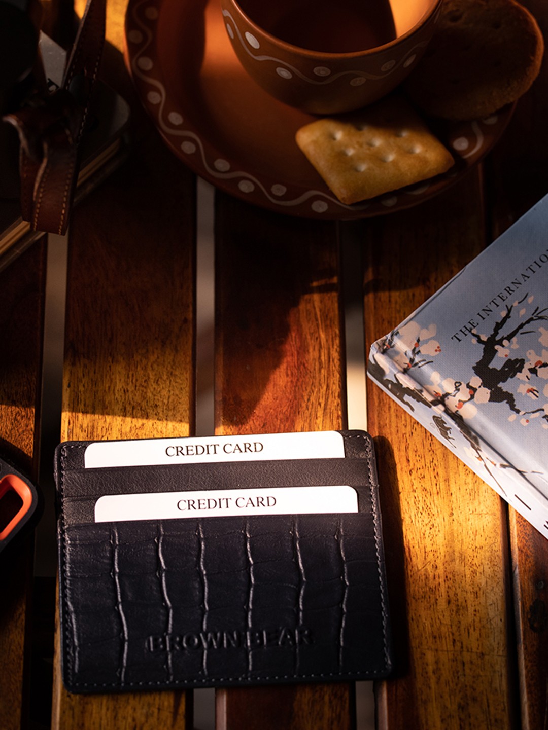

BROWN BEAR Men Navy Blue Animal Textured Leather Card Holder