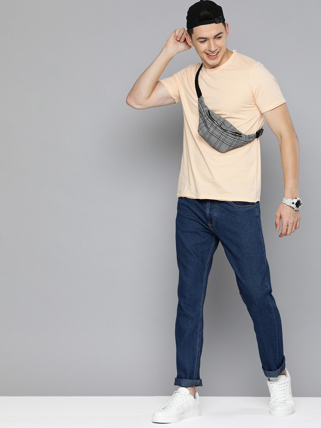 

HERE&NOW Men Indigo Solid Slim Fit Stretchable Jeans, Blue
