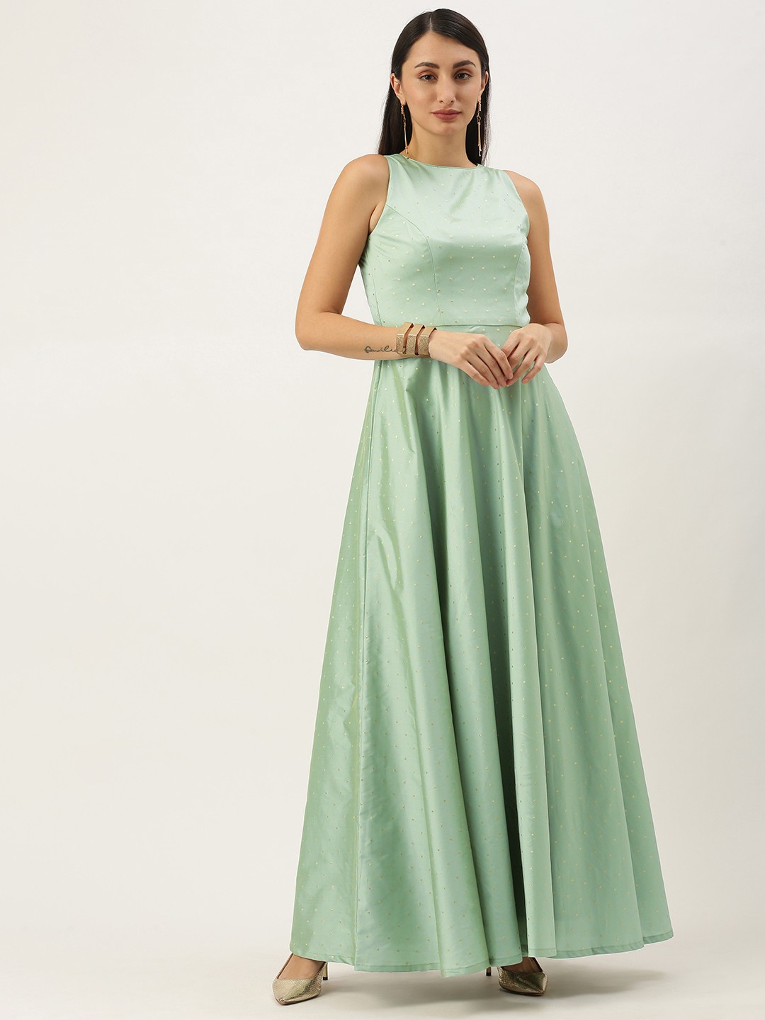 

Ethnovog Green Solid Made To Measure Maxi Dress