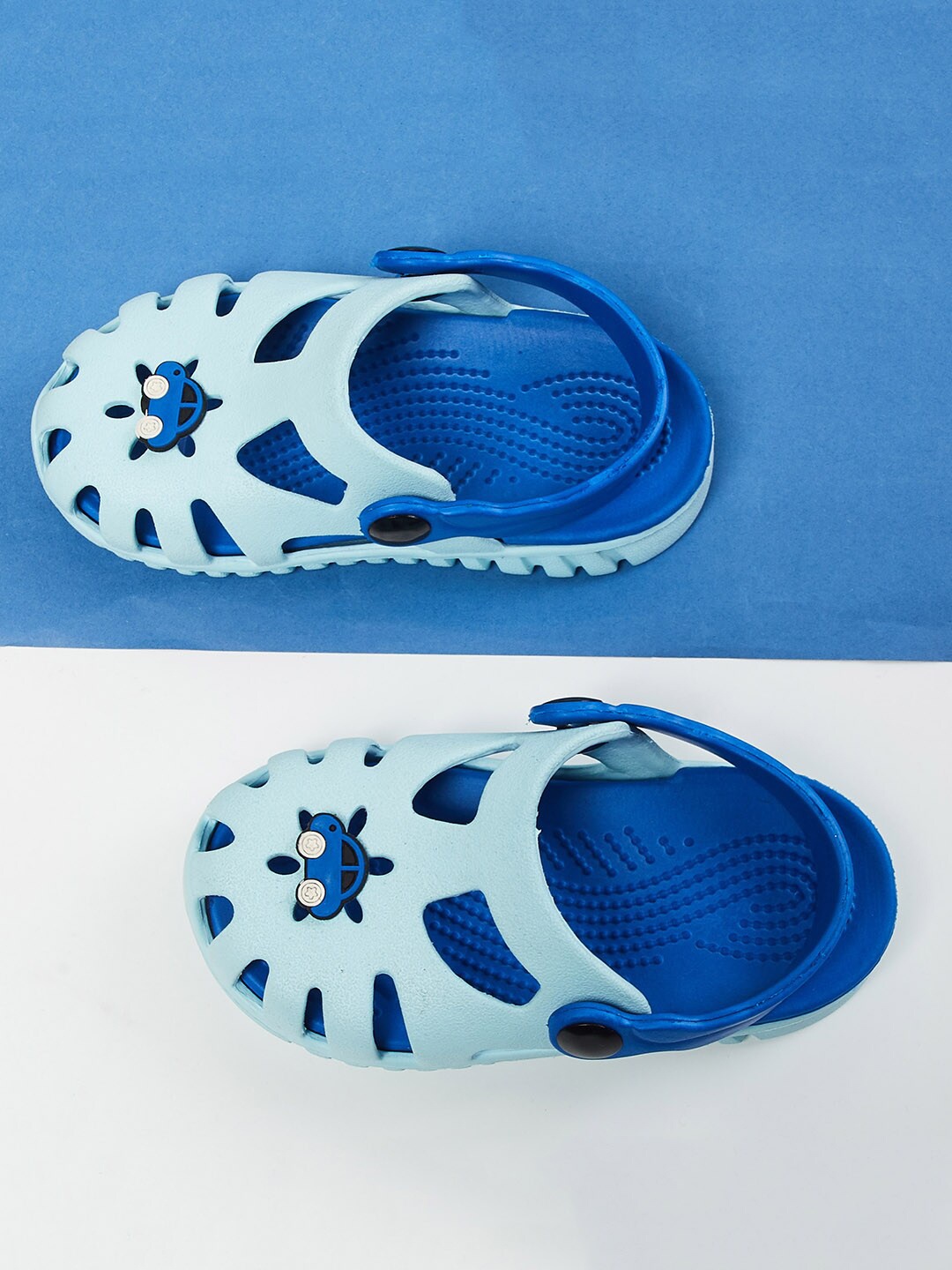 

max Boys Teal & Blue Clogs