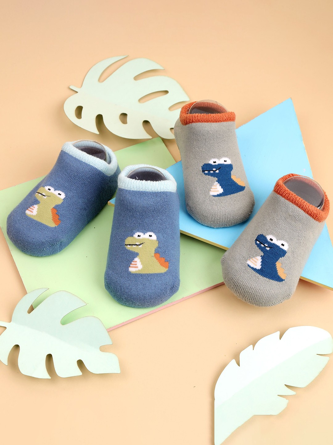 

KICKS & CRAWL Infant Kids Pack of 2 Grey & Blue Dino Printed Ankle Length Socks