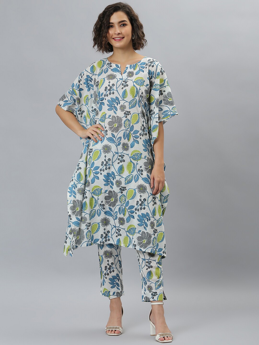 

Janasya Women White Floral Printed Regular Pure Cotton Kurti with Trousers
