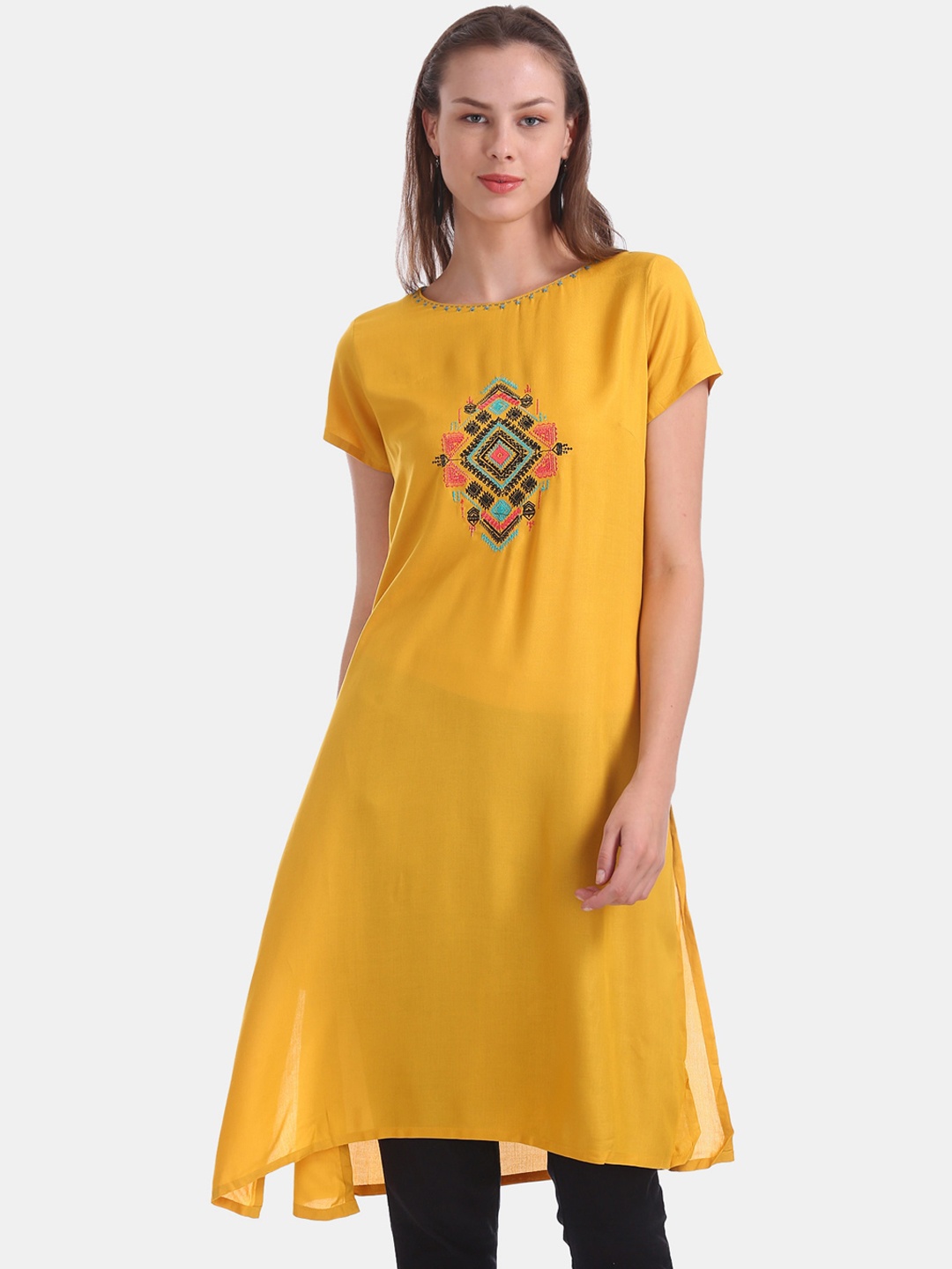 

Karigari Women Yellow Embroidered Thread Work Kurta