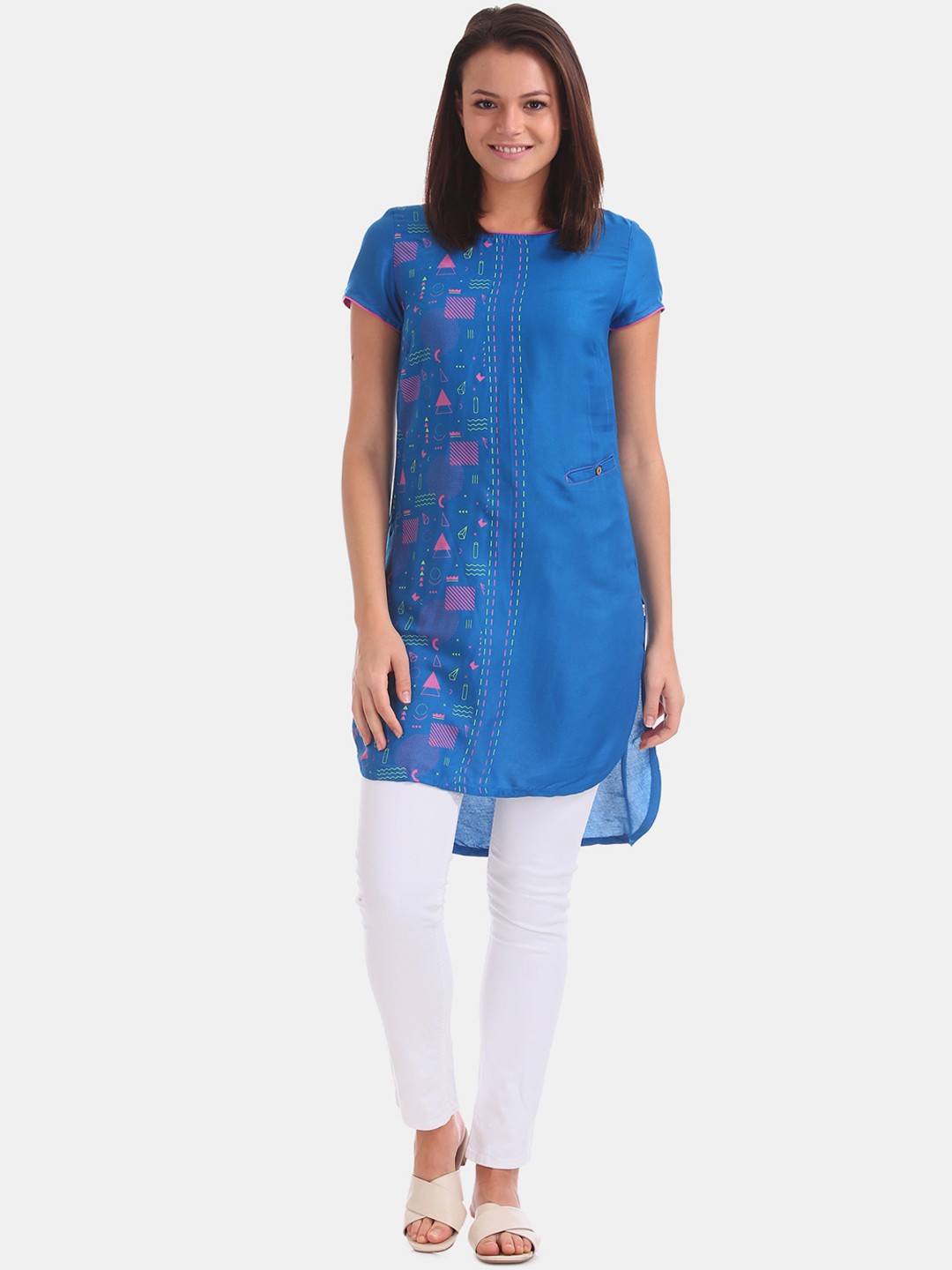 

Karigari Women Blue Floral Printed Kurta