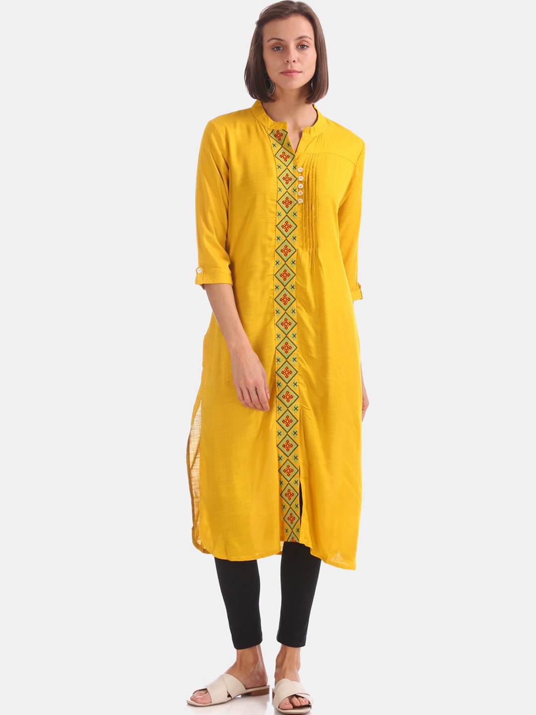 

Karigari Women Yellow Embroidered Thread Work Kurta