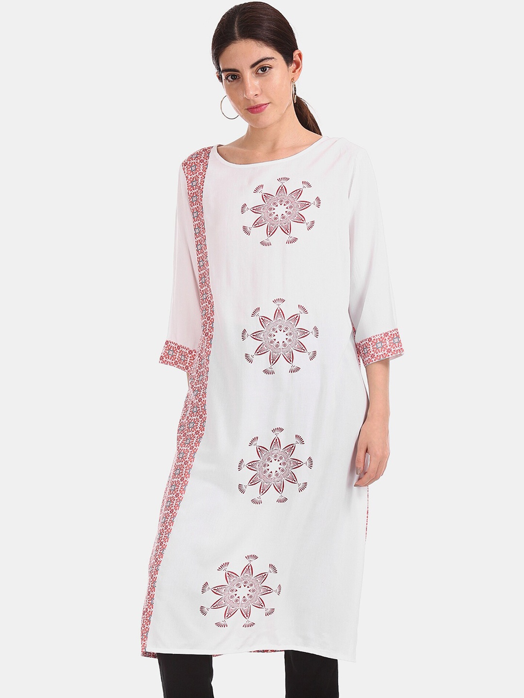 

Karigari Women White Round Neck Printed Kurta