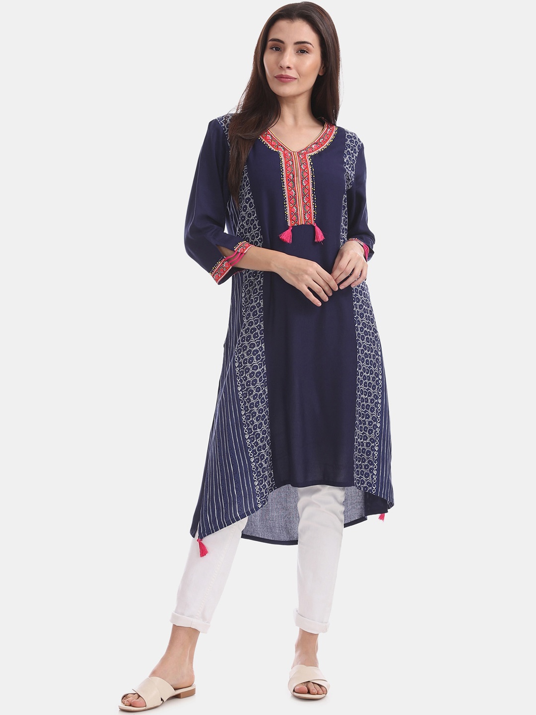 

Karigari Women Navy Blue Geometric Printed Kurta