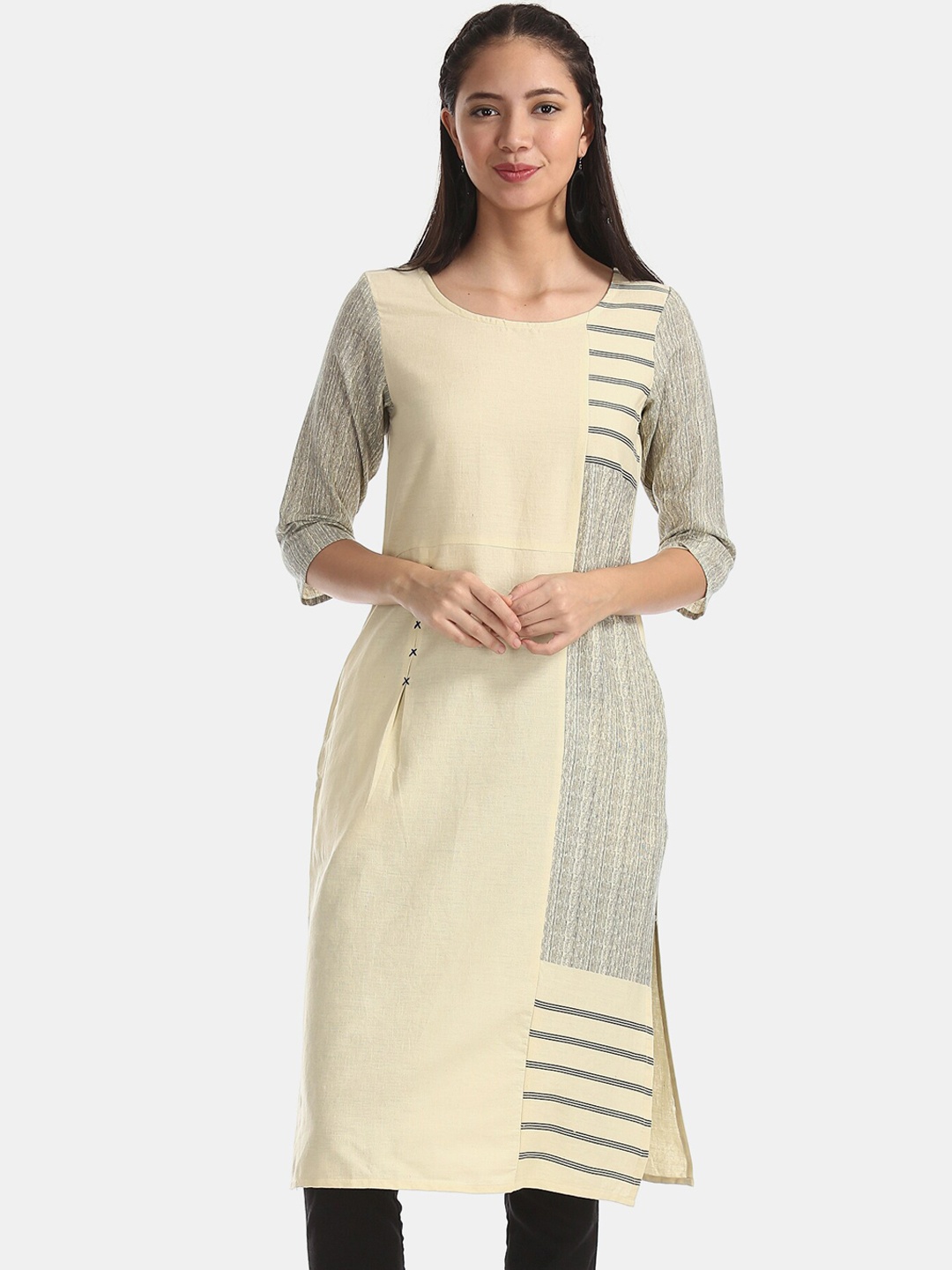 

Karigari Women Beige Geometric Printed Kurta