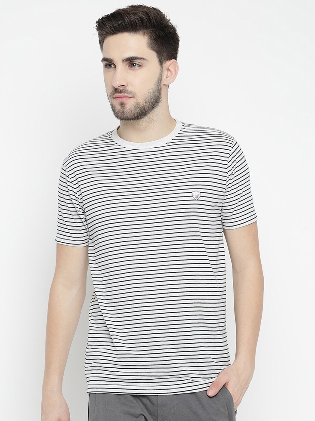 

V2 Value & Variety Men Grey Melange Striped Pockets T-shirt