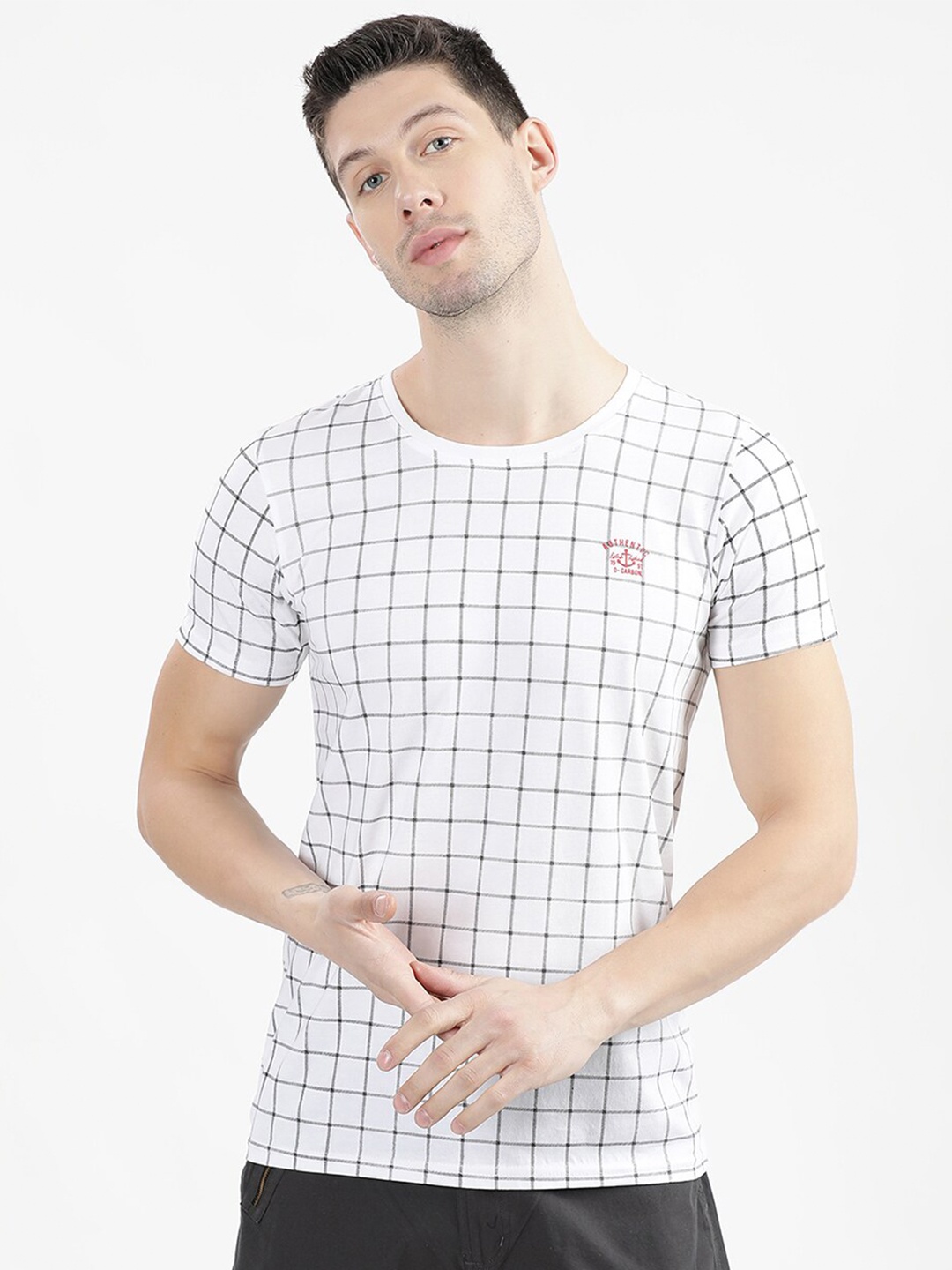 

V2 Value & Variety Men White Checked Cotton T-shirt