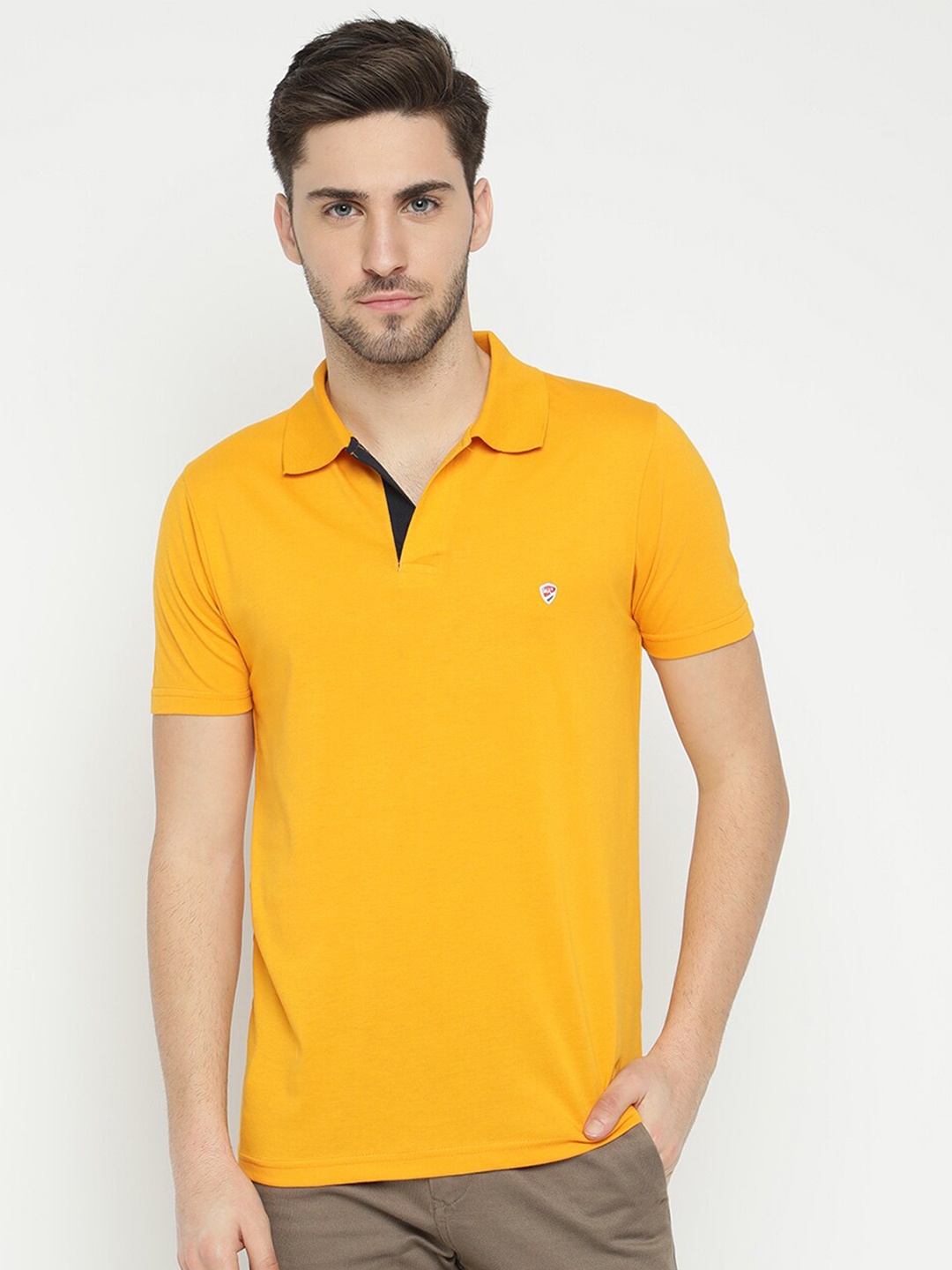 

V2 Value & Variety Men Mustard Cotton T-shirt