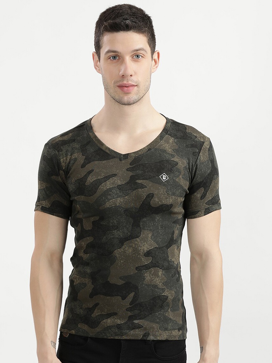 

V2 Value & Variety Men Olive Green Camouflage Printed V-Neck Raw Edge T-shirt