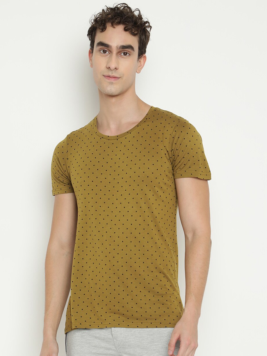 

V2 Value & Variety Men Olive Green & Black Printed T-shirt