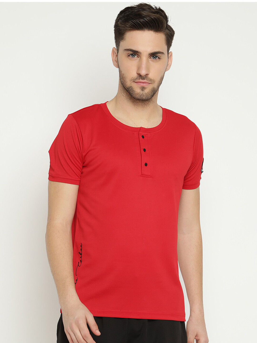 

V2 Value & Variety Men Red Solid T-shirt