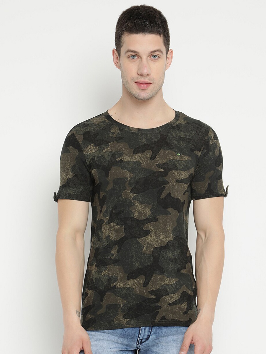 

V2 Value & Variety Men Olive Green Camouflage Printed T-Shirt