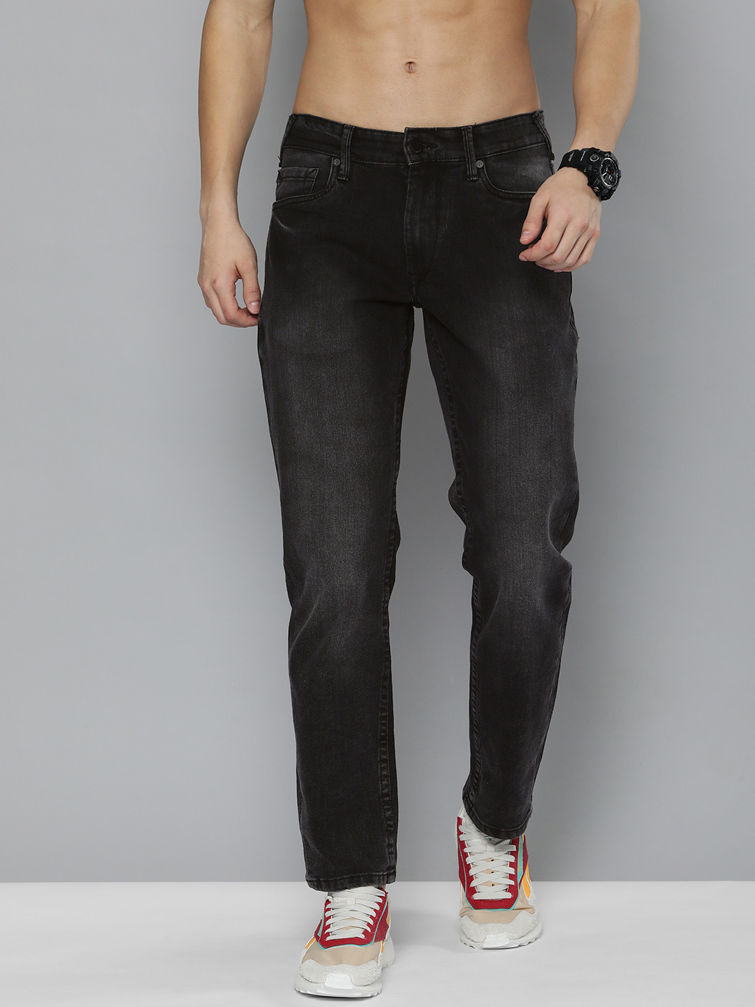 

HERE&NOW Men Black Regular Fit Light Fade Mid-Rise Stretchable Jeans