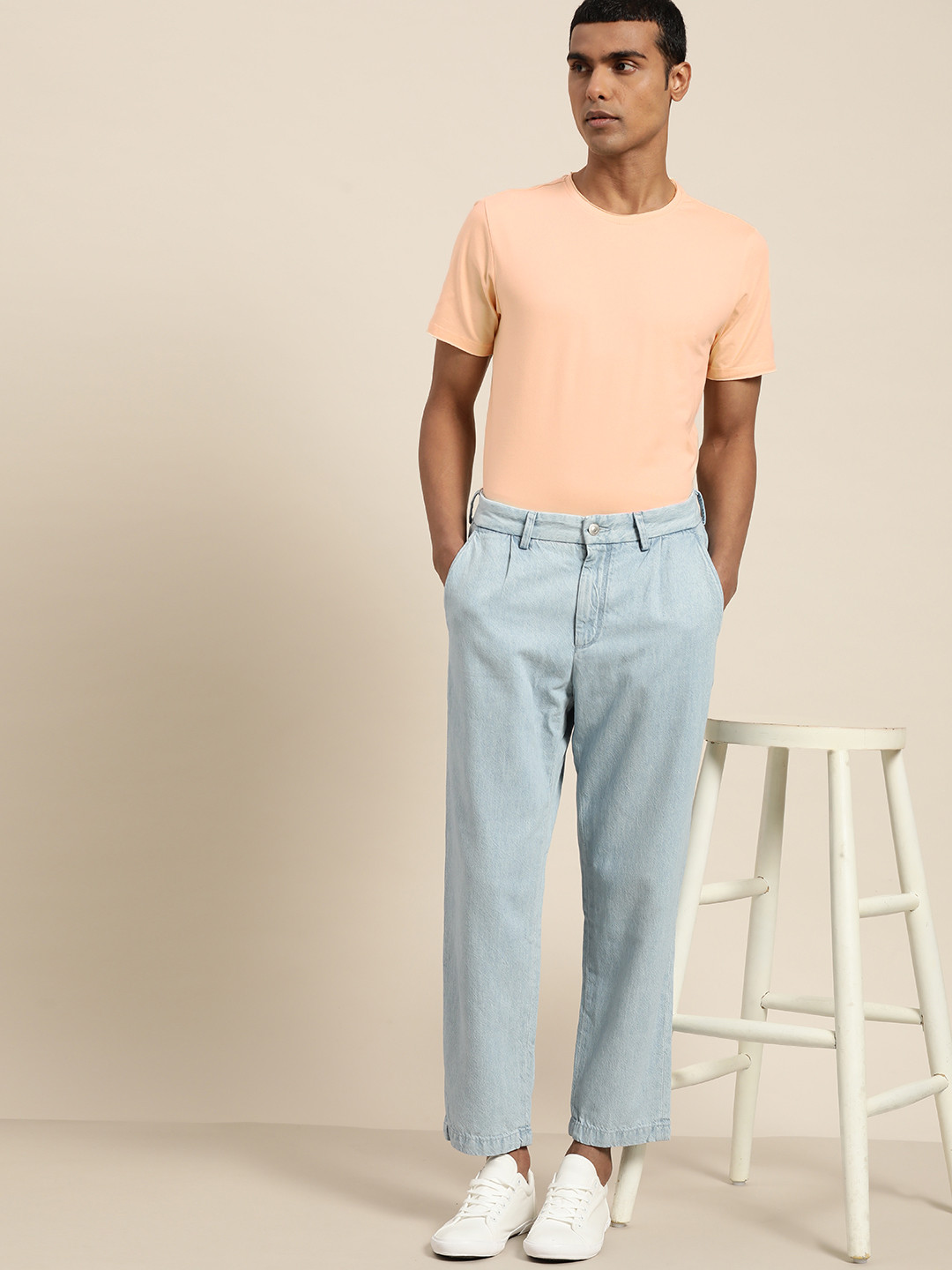 

ether Men Peach-Coloured Solid T-shirt