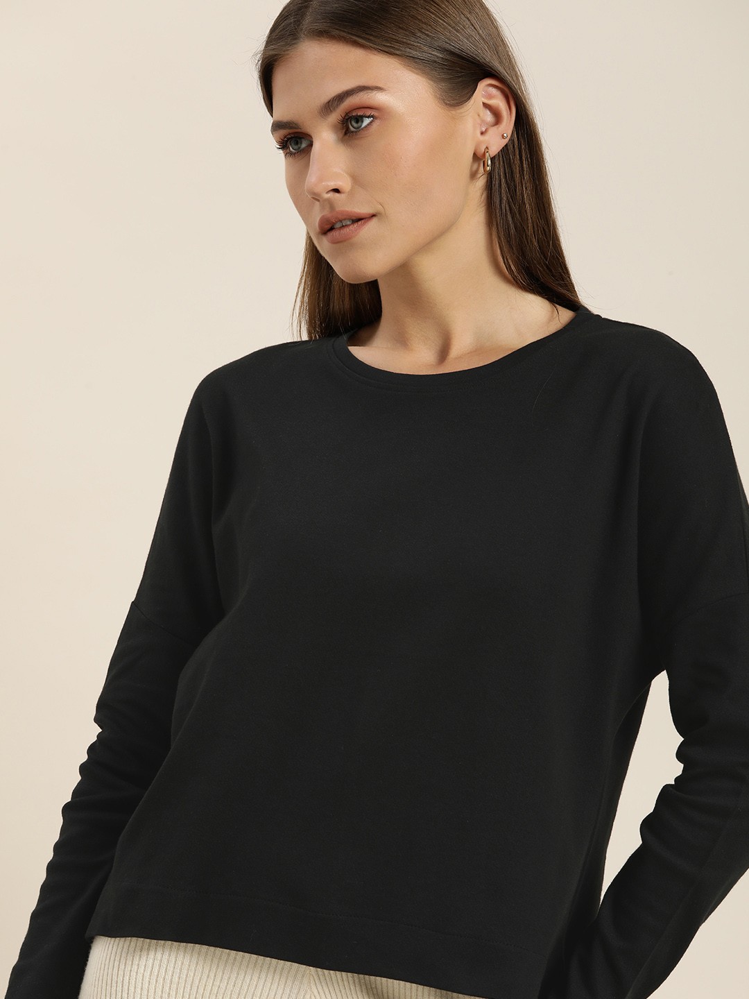 

ether Women Black Solid Relaxed Fit Casual T-shirt
