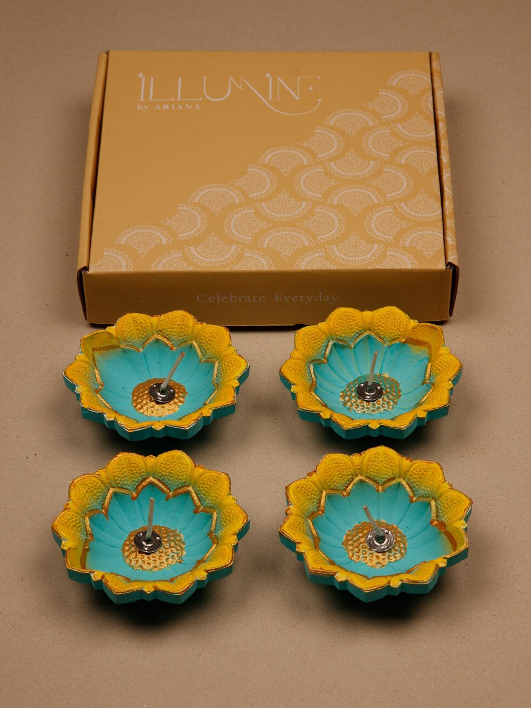 

Ariana 4 ILLUMINE Modern Gel Scented Diyas with Tea Lights, Multi