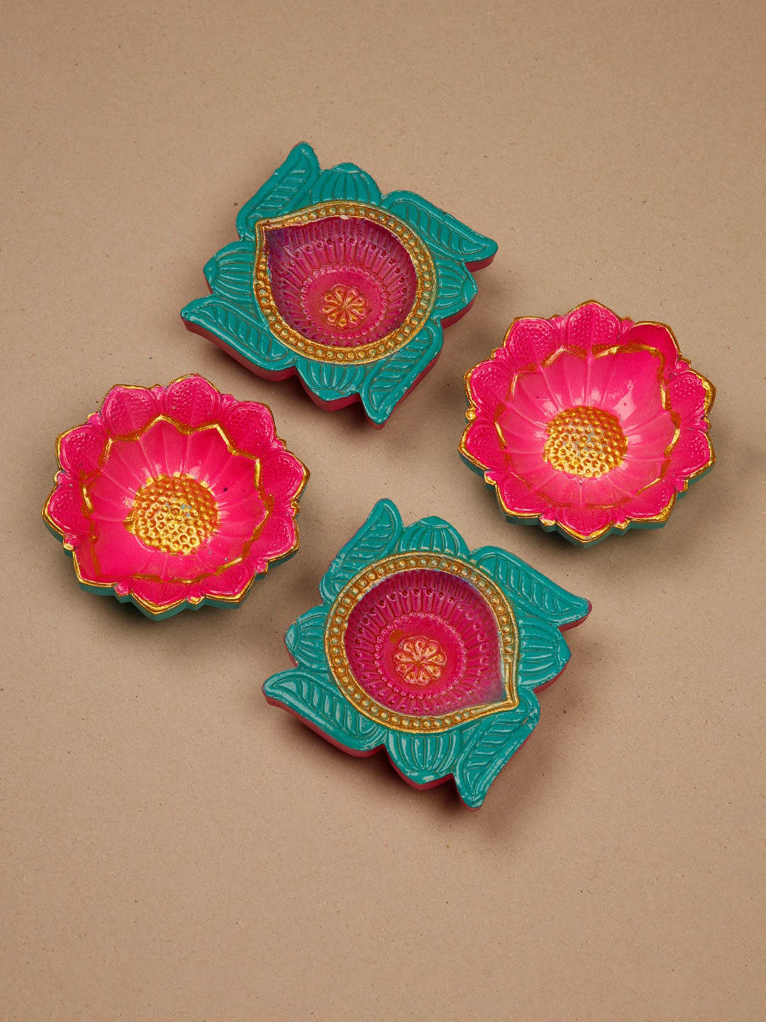 

Ariana Red & Blue Set Of 4 Terracota Scented Diyas With 4 Tealights, Pink