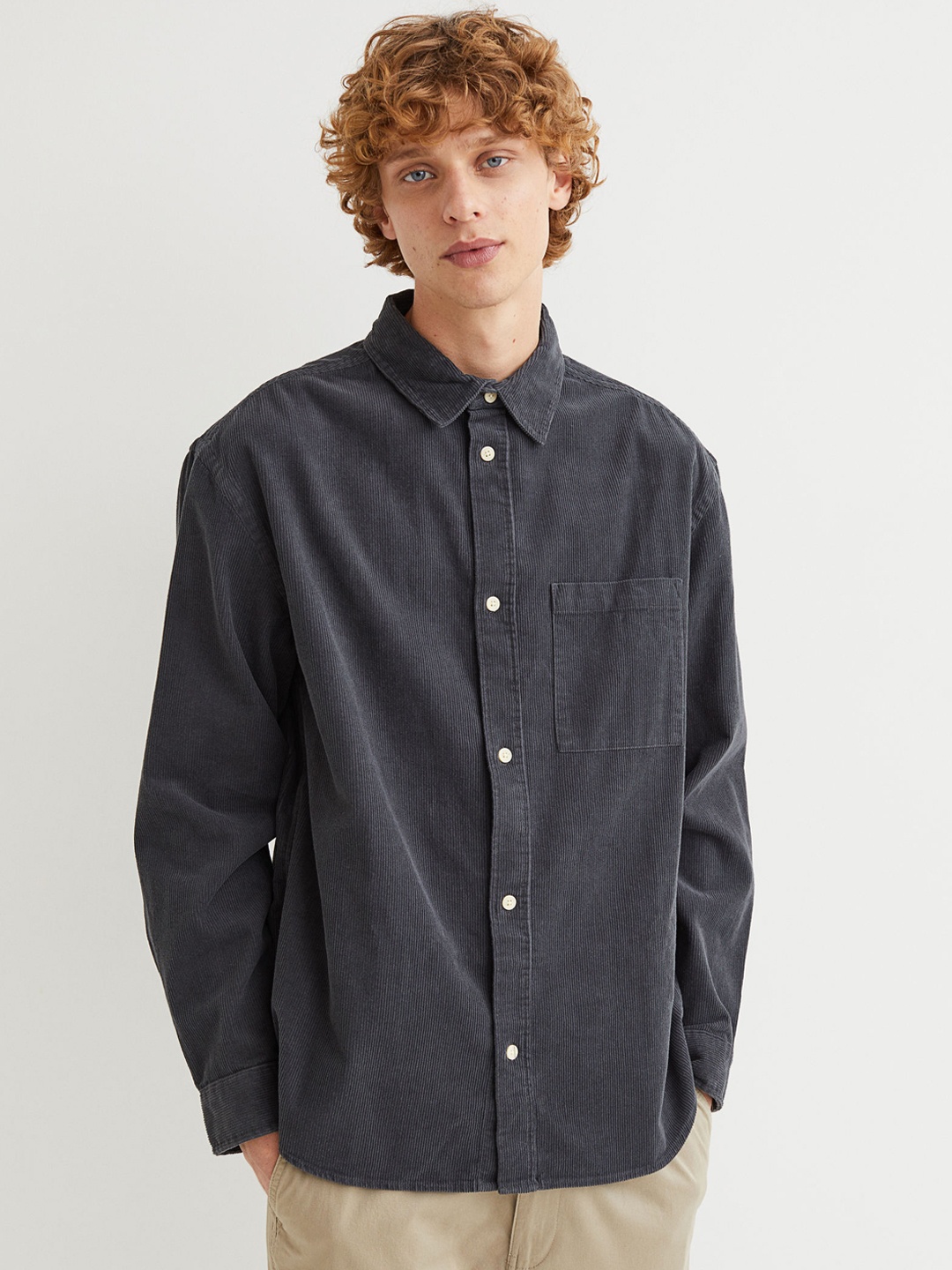 

H&M Men Grey Relaxed Fit Corduroy Pure Cotton Shirt