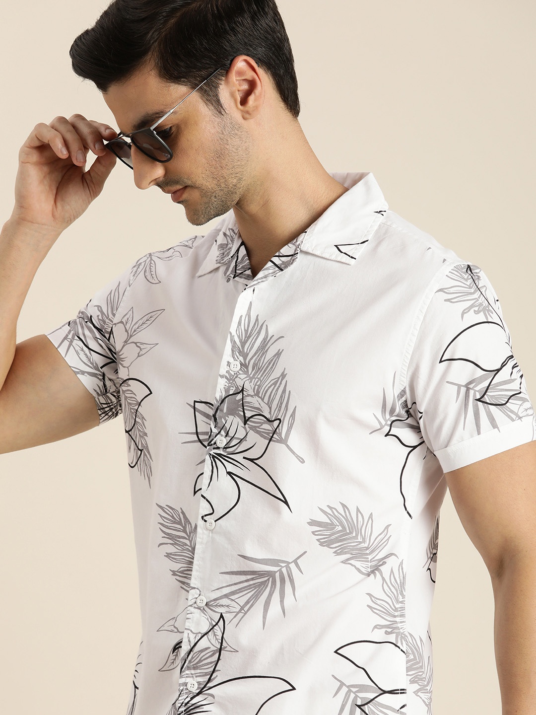 

Moda Rapido Men White Slim Fit Tropical Printed Pure Cotton Casual Shirt