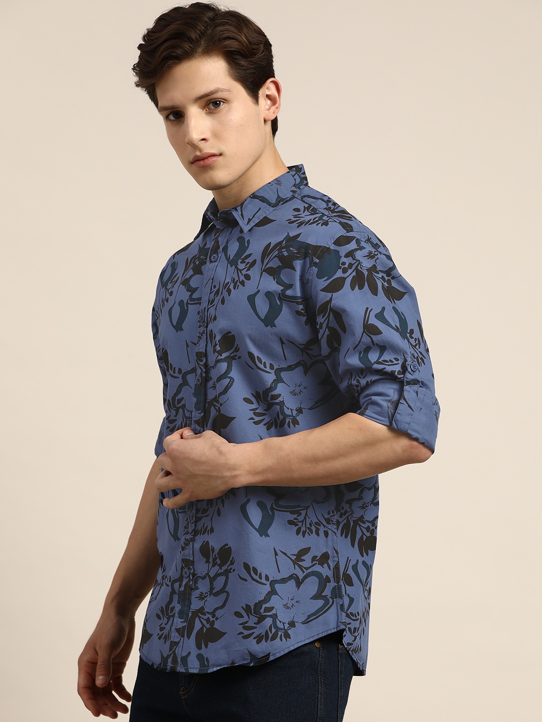 

Moda Rapido Men Navy Blue & Black Slim Fit Floral Printed Cotton Shirt