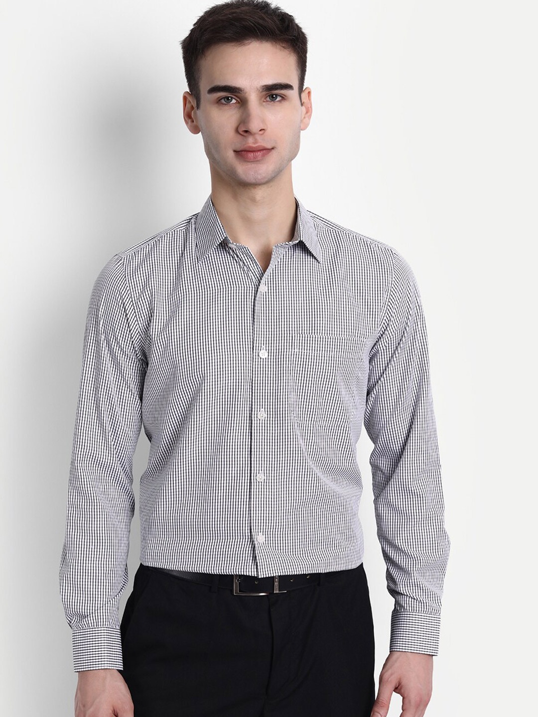 

FINNOY Men White & Black Micro Checked Formal Shirt