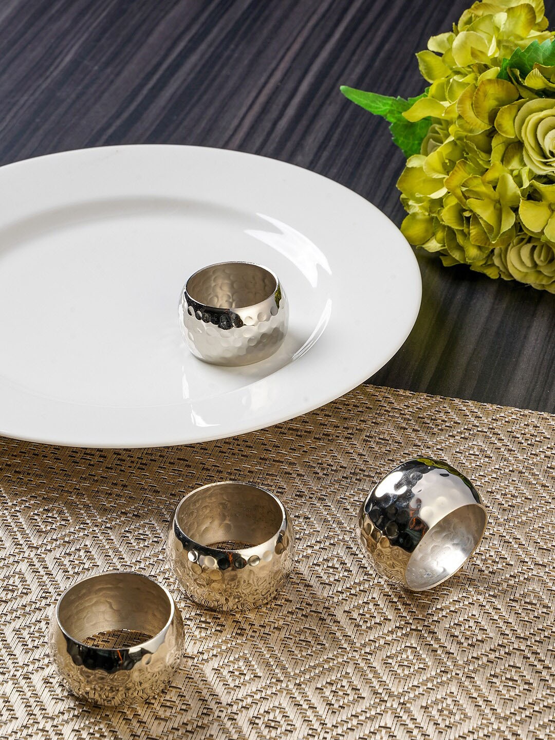 

Pure Home and Living Set of 4: Riah Silver Finesse Napkin Rings