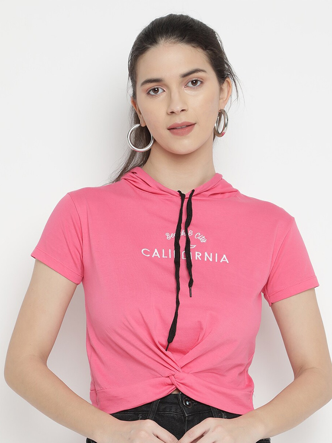 

V2 Value & Variety Pink Tie-Up Neck Regular Crop Top
