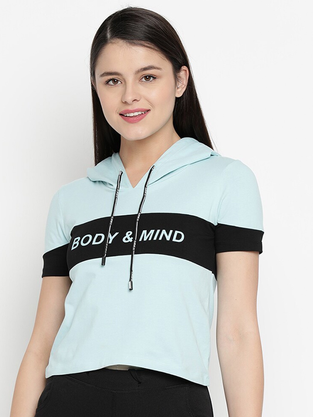 

V2 Value & Variety Blue Colourblocked Regular Top