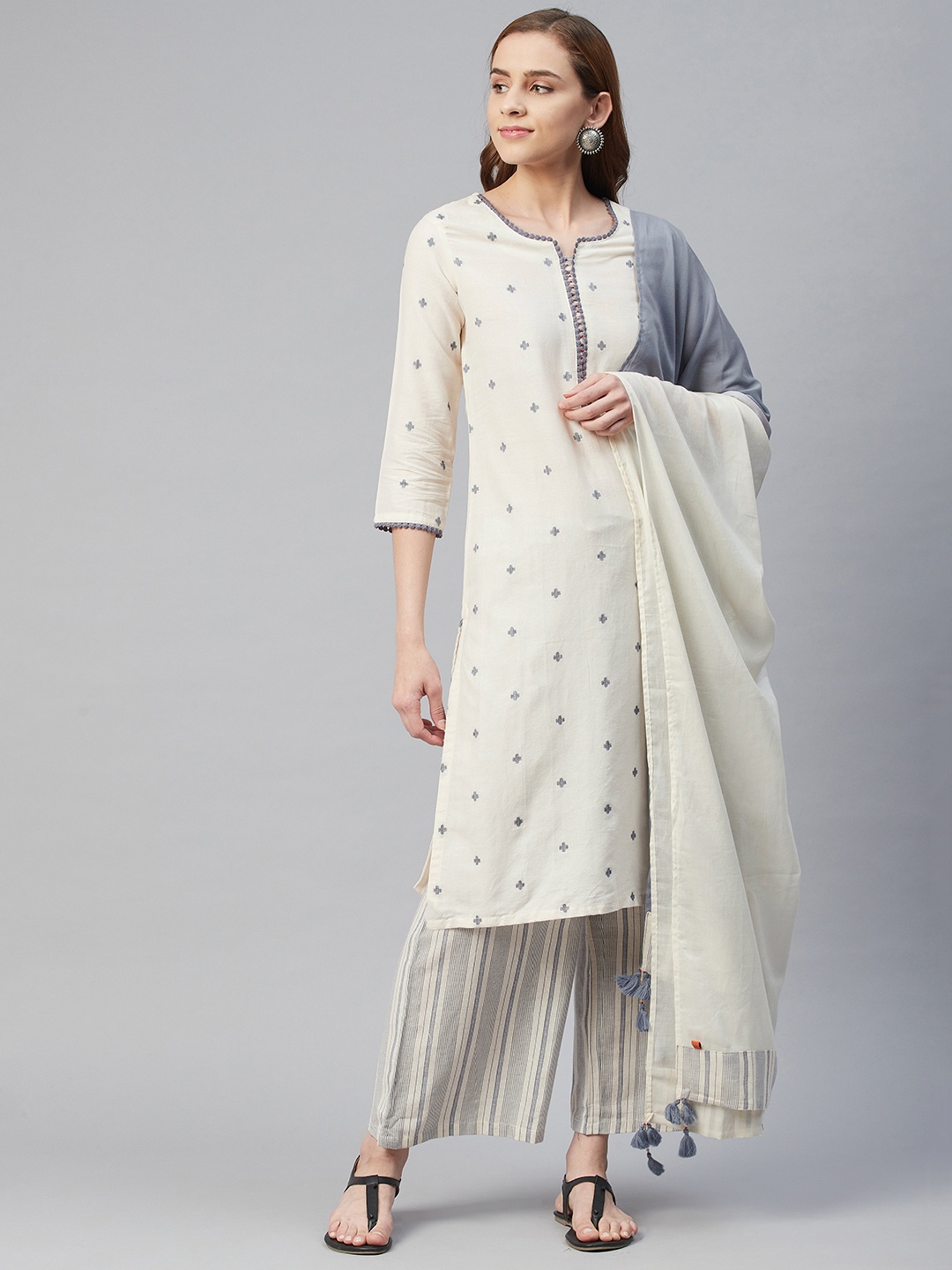 

Rangriti Women Beige Floral Printed Regular Pure Cotton Kurta Set With Dupatta