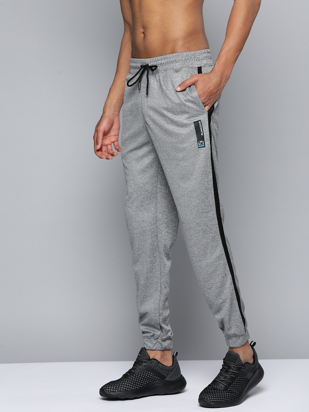 

Slazenger Men Solid Knitted Joggers, Grey melange