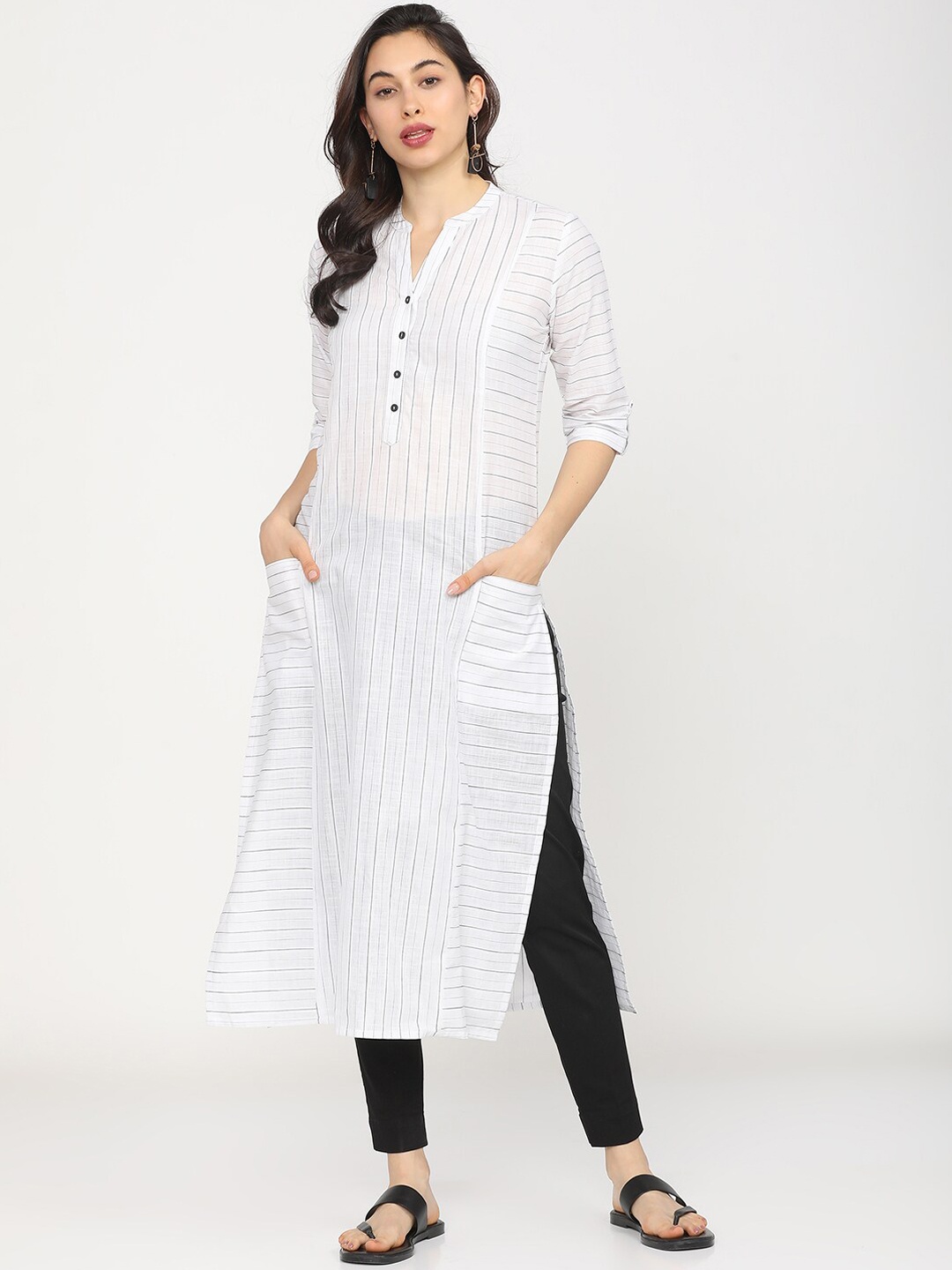 

Vishudh Women White & Black Striped Kurta