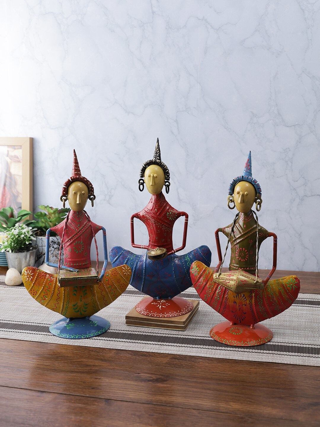 

Aapno Rajasthan Set Of 3 Red & Blue Musical Figurine Showpiece Set