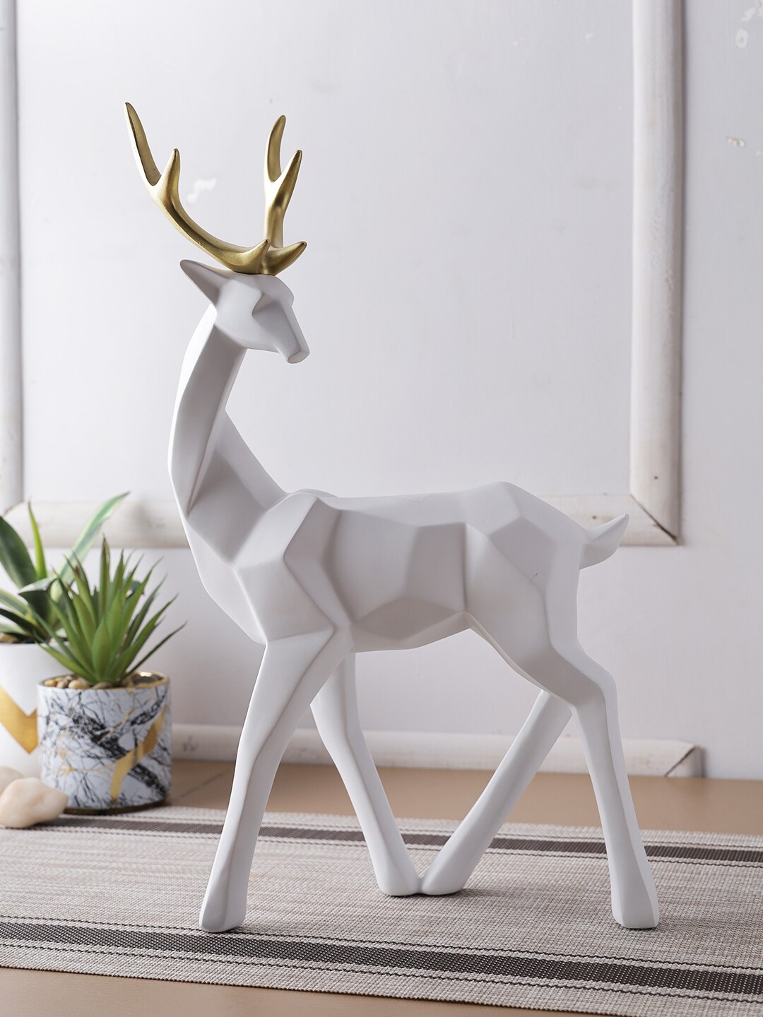 

TAYHAA White & Gold-Toend Reindeers Figurine Showpiece