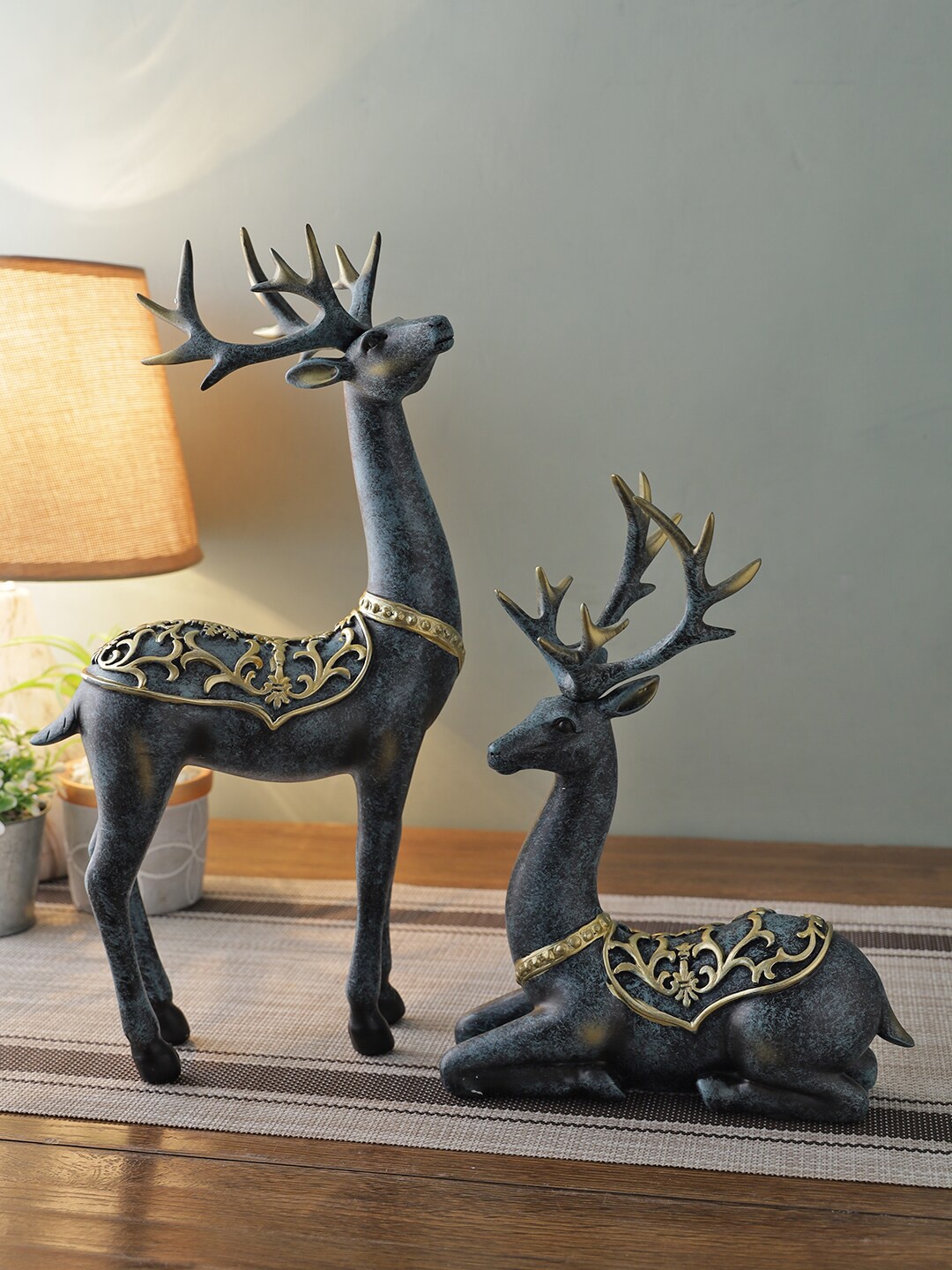 

TAYHAA Set Of 2 Black & Gold-Toned Handcrafted Reindeer Showpiece