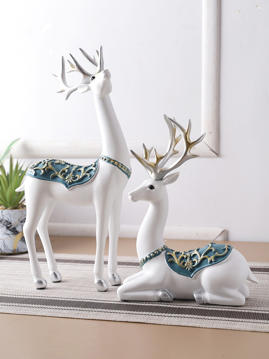 

TAYHAA Set of 2 White & Green Reindeer Sculpture Showpiece