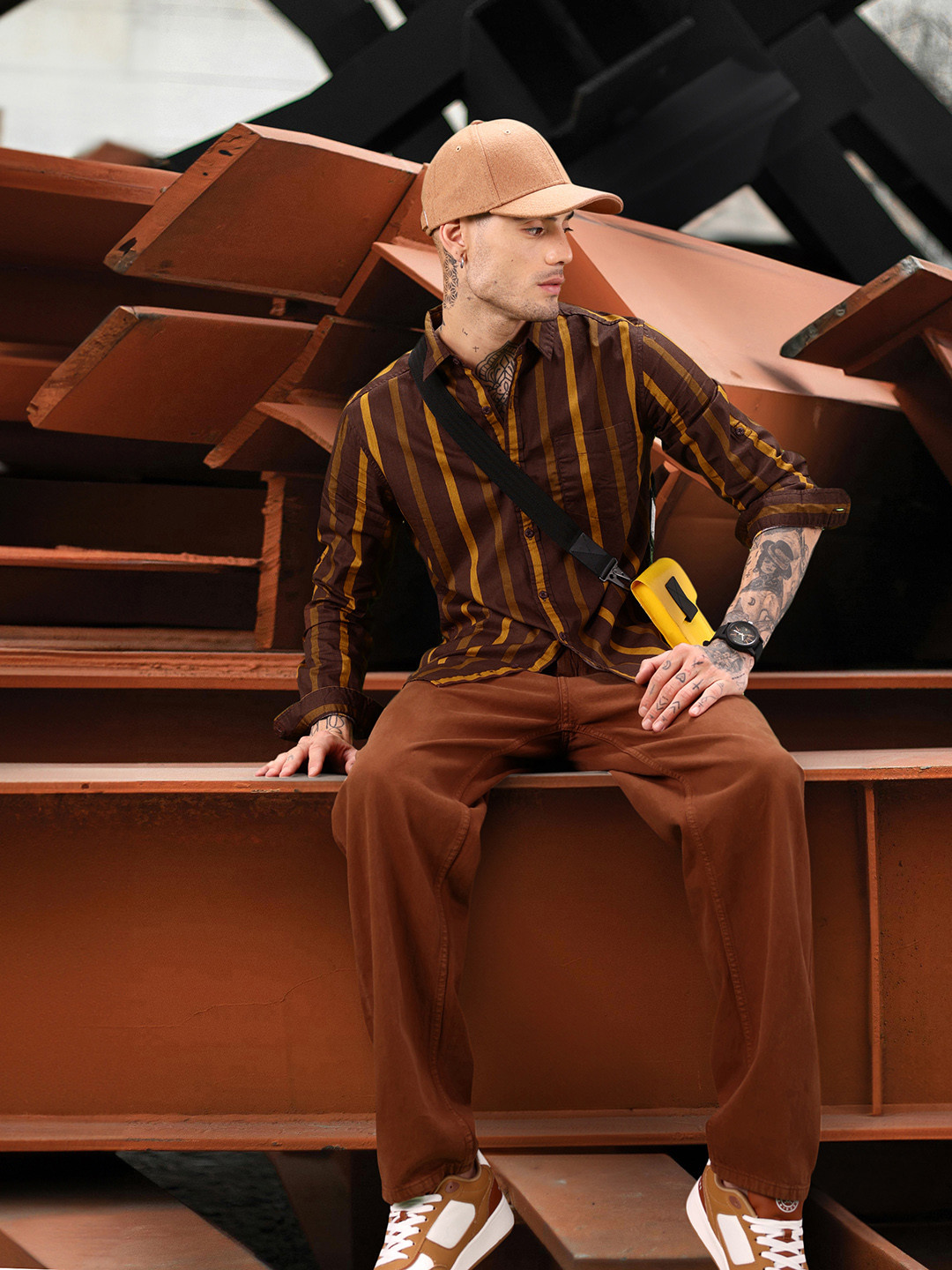 

HERE&NOW Sable Brown Slim Fit Vertical Stripes Pure Cotton Retro Streaks Casual Shirt