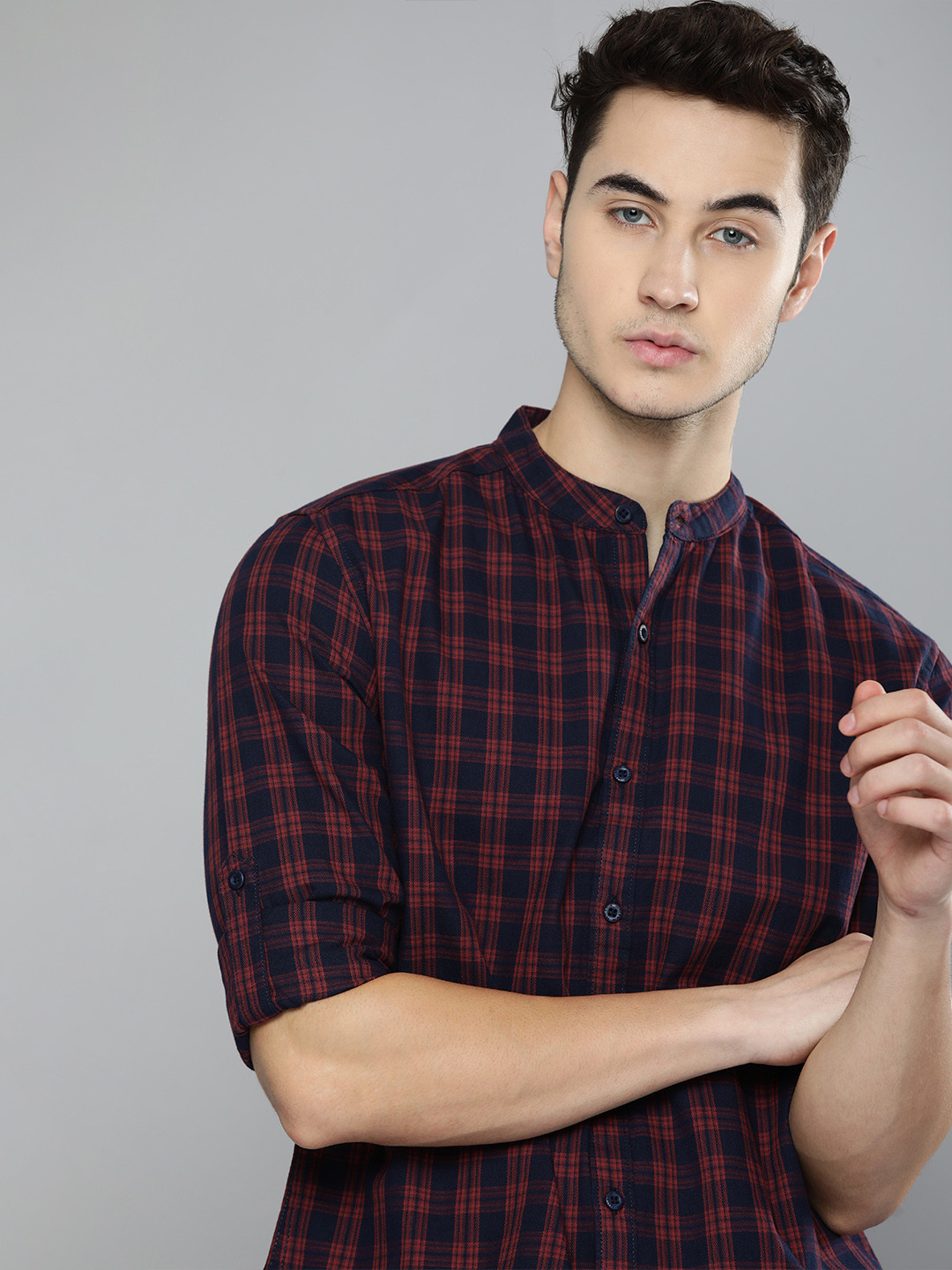 

HERE&NOW Men Navy Blue & Red Slim Fit Checked Casual Shirt