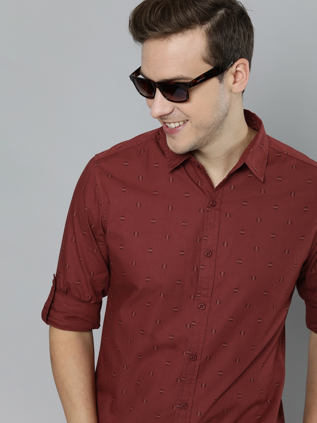 

HERE&NOW Men Maroon & Black Printed Slim Fit Pure Cotton Casual Shirt