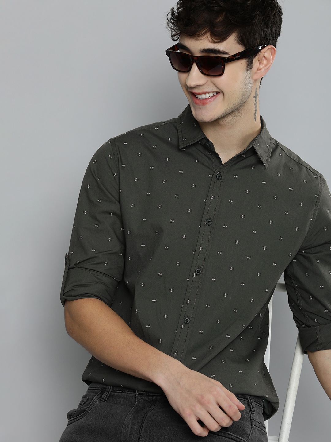 

HERE&NOW Men Green & Black Slim Fit Printed Pure Cotton Casual Shirt