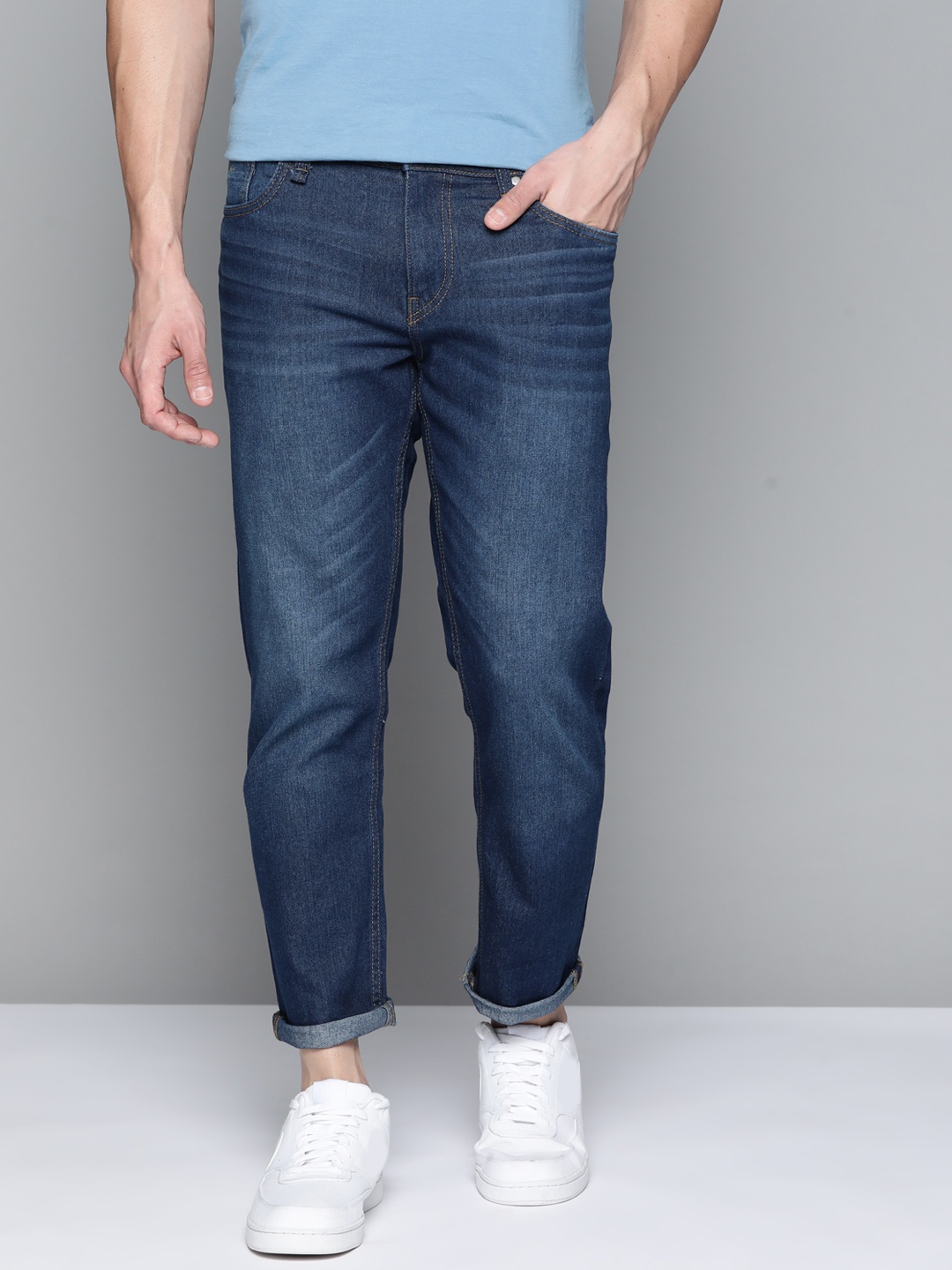 

Mast & Harbour Men Blue Slim Fit Light Fade Stretchable Jeans